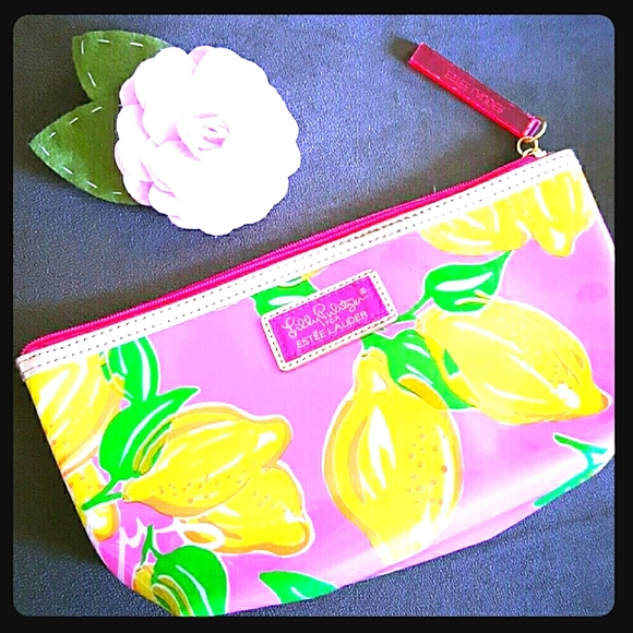 Lilly Pulitzer and Estee Lauder Collaboration Cosmetic Bag in Hot Pink w/ Lemons - Picture 1 of 4